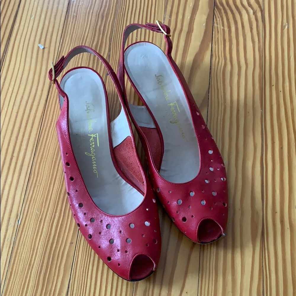 Vintage Ferragamo flats, size 7